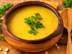 Супа от жълта леща, моркови, лук, доматено пюре и куркума - снимка на рецептата